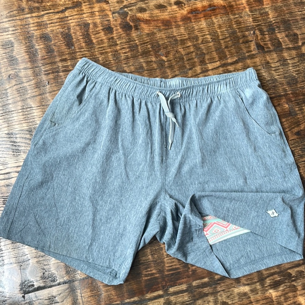 Burlebo shorts - light grey with Aztec lining